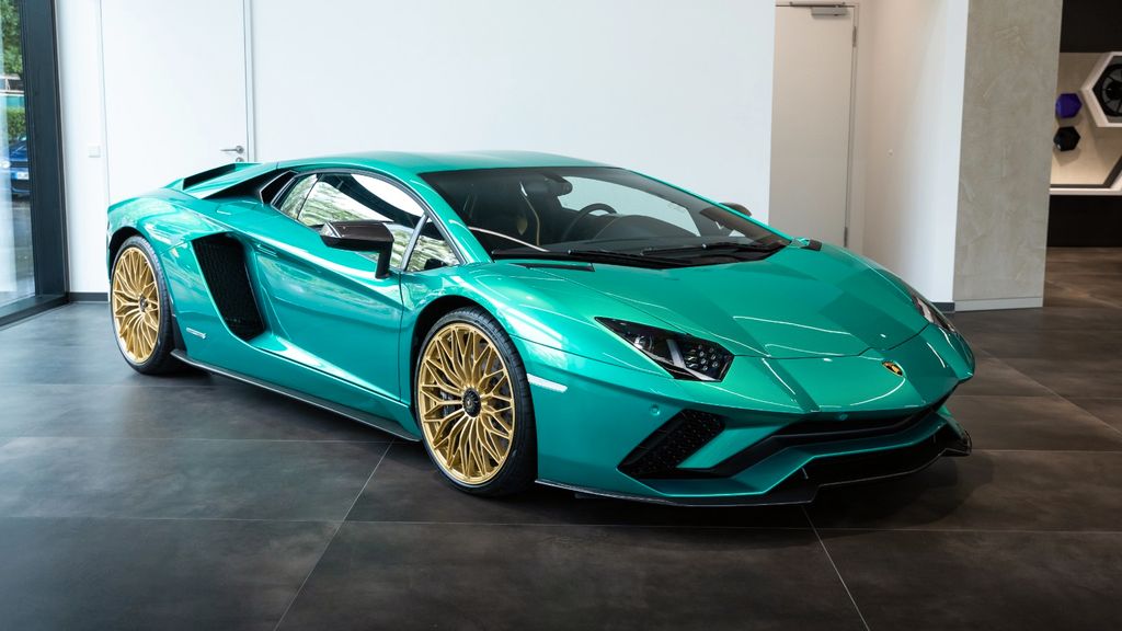 LAMBORGHINI AVENTADOR S V12 | zelená metalíza | předváděcí auto | skladem | online prodej | online nákup | eshop | autoibuy.com